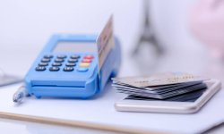 莫开伟：六大国行上半年信用卡发卡量及交易规模普降该如何看？