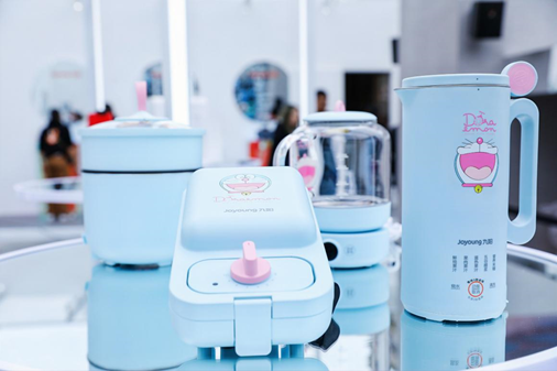 九阳哆啦A梦联名款小家电。