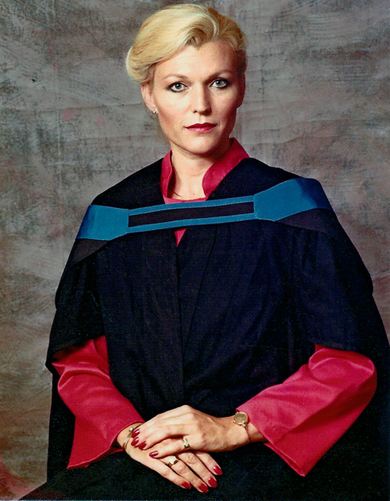 1983 年，布隆方丹，梅耶作为营养师实习生毕业 