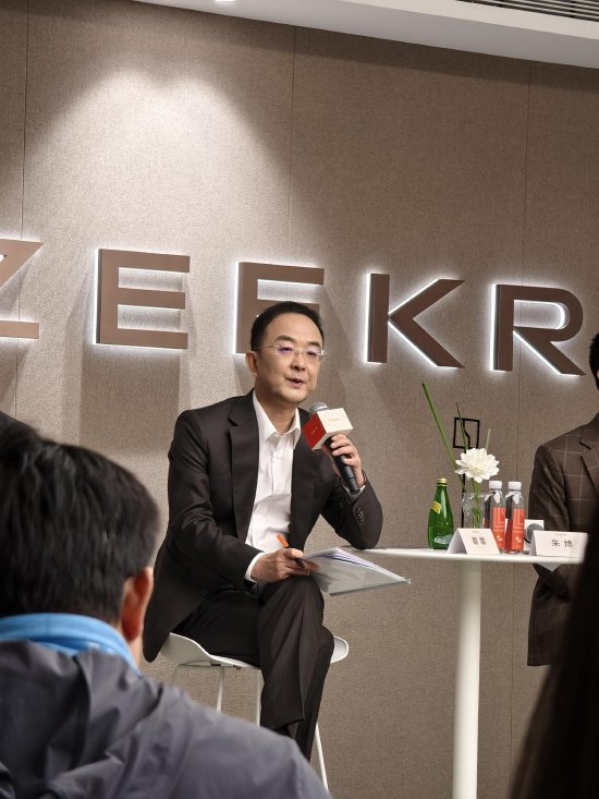  极氪CEO安聪慧：汽车进入新能源时代，产品快速迭代是必须的，但要把握好度