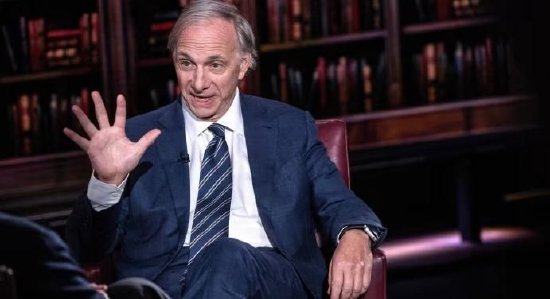 达利欧看好中东AI崛起 警告全球经济未来两年将更危险