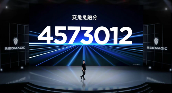 跑分反超榜首44万？安兔兔公开质疑红魔数据真实性，网民直言测评已沦为闹剧
