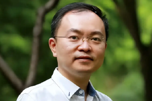 “罕见病综合防治”被写入政府工作报告，蔡磊：我们正被重视