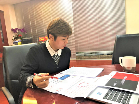 四川永辉超市总经理王雪飞荣获“成都抗疫先进个人”称号