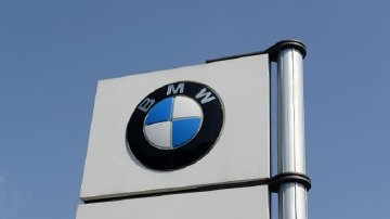 宝马8月份在华销量几近“腰斩”