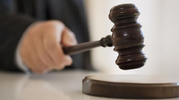 国投瑞银百亿基金经理施成被告上法庭