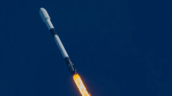 猎鹰 9 号火箭于 2022 年 4 月 29 日将一批 Starlink 卫星送入轨道