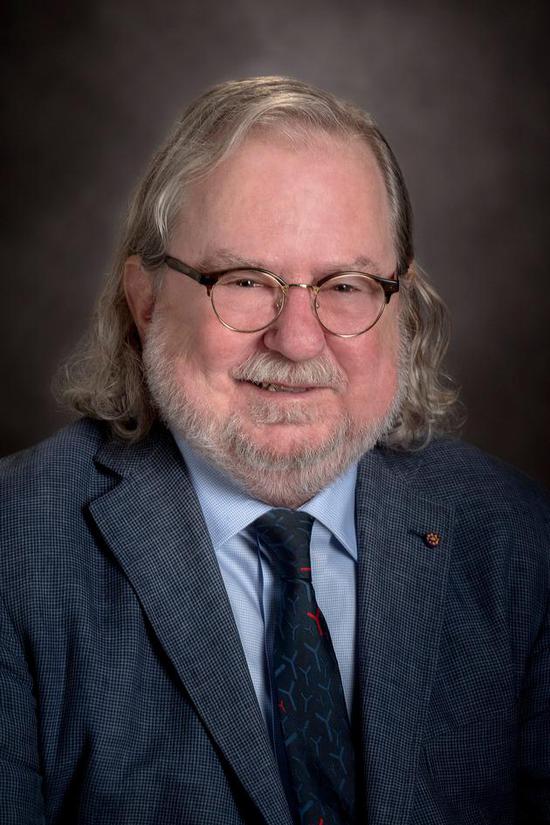 2018年诺贝尔生理学或医学奖授予两位免疫学家:美国的詹姆斯·艾郎