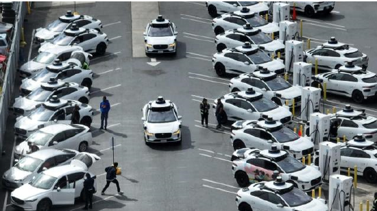 无人驾驶出租车正式获准运营：政府与民众却怒了