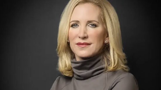 安德玛现任ceo斯蒂芬妮·林纳茨普兰克于1996年创立了安德玛,大约四年