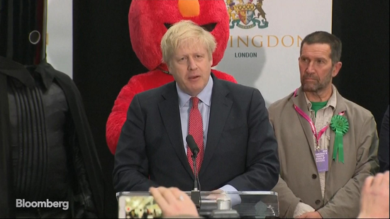 约翰逊说，他的保守党政府已获得“完成脱欧的强有力新授权”。