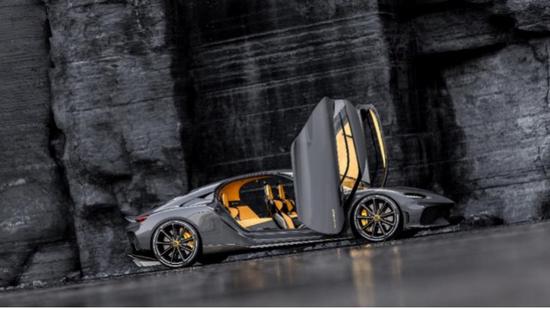Koenigsegg标志性的全尺寸旋翼式车门