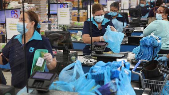 美疾控中心警告：别和拒戴口罩顾客争吵 会要命！