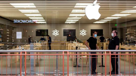 苹果大跌近7%市值跌破2万亿美元 高盛重申其“卖出”评级