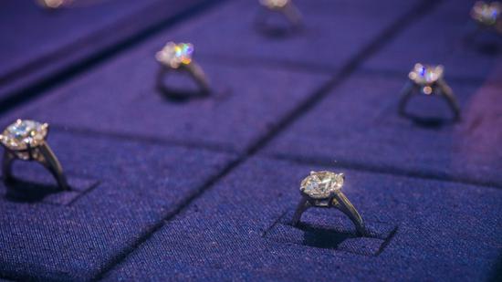 钻石行业复苏 戴比尔斯进行10多年来最大幅提价