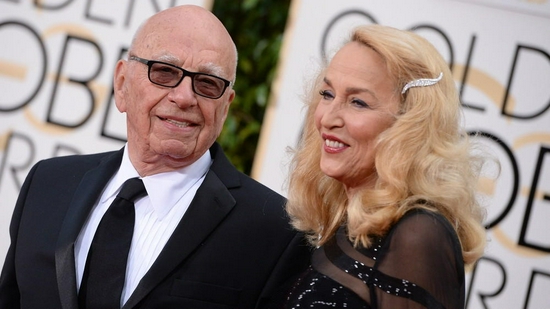 默多克和他的第四任妻子杰莉·霍尔