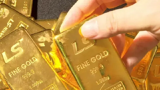 纽约黄金期货周二收高1.5% 美元走软支撑金价上行