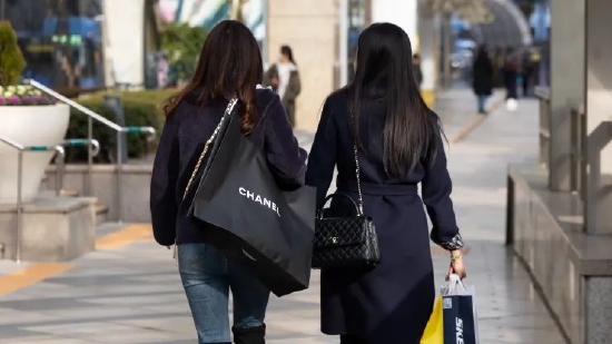 一年花费168亿美元，韩国成全球人均奢侈品消费最高国家