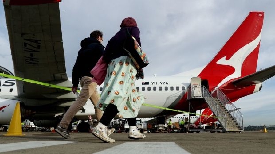 飞机场招聘工人 1d55-9a997721c4e70060165ad30eb09e1a14.jpg