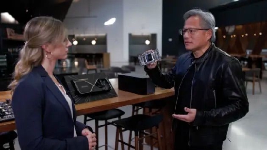 偶然性还是“先见之明”?英伟达CEO黄仁勋:每一个芯片都专注于AI技术(图1) 偶然性还是“先见之明”?英伟达CEO黄仁勋:每一个芯片都专注于AI技术(图1)