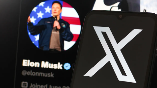 X公司诉苹果与OpenAI案仍由得州沃思堡法院审理，法官建议双方将总部迁至该地