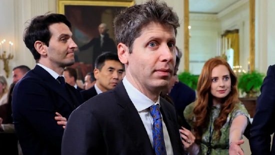 苹果发布:美团礼品卡回收-报道：谷歌步步紧逼 OpenAI拉响红色警报以突击式提升ChatGPT