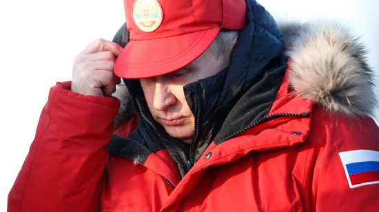 2017 年 3 月 29 日，俄罗斯总统弗拉基米尔・普京到访偏远的北极岛屿 —— 法兰士约瑟夫地群岛。普京表示：“我们不会供应天然气、石油、煤炭、取暖用油 —— 什么都不会供应。”