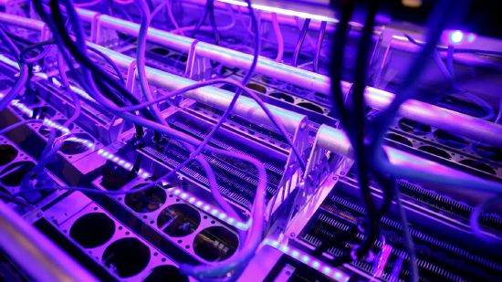 挖矿收益不足3美分！比特币暴跌后，矿商们集体“弃挖”转向HPC求生