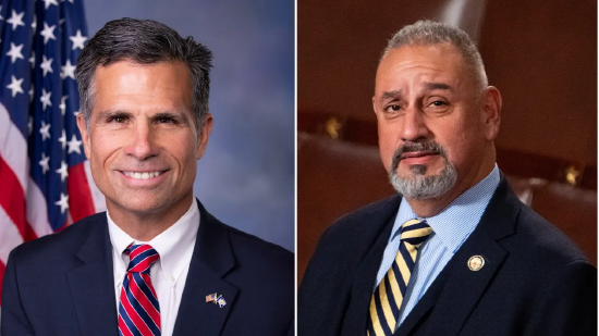 美国众议员Dan Meuser（宾夕法尼亚州共和党人，左）和众议员Gil Cisneros（加利福尼亚州民主党人，右）