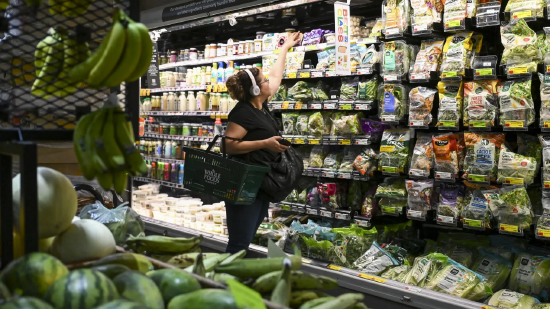 美联储最看重的通胀指标：7月核心PCE物价指数年比上升3.3%