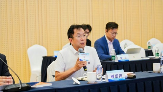 顾慈阳：扎根中国实践土壤 培育新时代原创经济学研究力量