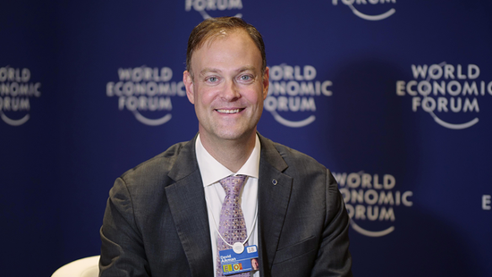 艾德维：中国的经济复苏给其他国家提供了有益参考