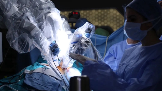 直觉外科创始人莫尔之于手术机器人行业，就如同乔布斯之于手机行业。