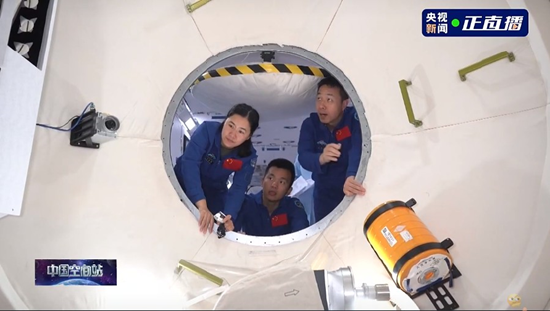 神舟十九号航天员训练画面（央视直播）