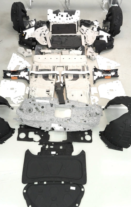 和讯新闻:完美一卡通-小米汽车：刻意将其污蔑成“绿化带战神”是恶意行为，已采取法律手段