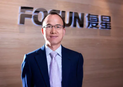 “中国巴菲特”郭广昌：买酒盖楼两不误