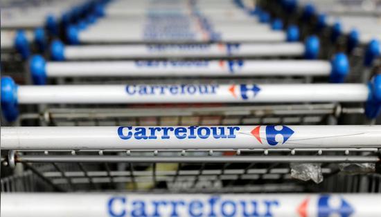 家乐福被批冷血：员工猝死后用纸箱挡住继续营业