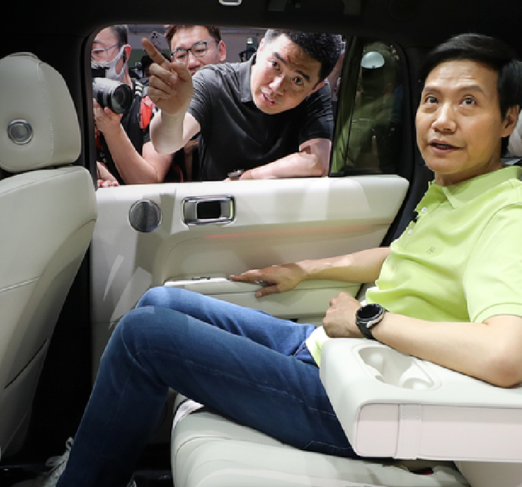 雷军、周鸿祎搅翻北京车展