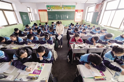 10月18日，山西省运城市新绛县，曾作为当地洪水灾区民众集中安置点的古交中学复学复课。