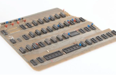 乔布斯曾拥有的Apple-1原型机电路板将被拍卖