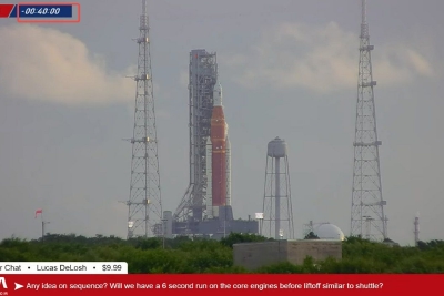 发射台遭遇雷击、火箭燃料泄露，NASA叫停美登月火箭倒计时