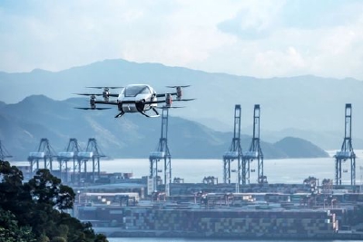 小鹏汇天飞行汽车旅航者X2完成海外公开首飞，本月将公布第六代产品最新进展