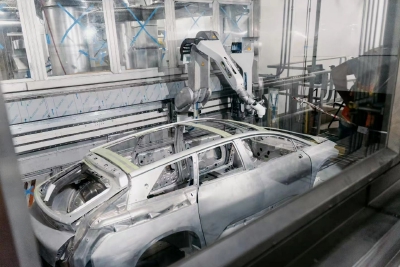 法拉第未来晒出工厂实拍图，已有FF 91车架上生产线