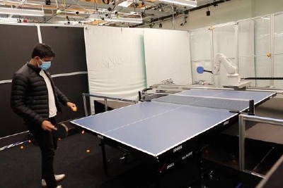 谷歌开发乒乓球机器人，一回合可接球340次
