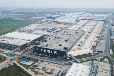 强美元冲击、“卖碳”收入下滑，特斯拉Q3营收大增56%却不及预期，盘后一度跌超5%