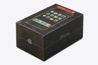 贴有罕见的红色贴纸，又有一台未拆封的初代iPhone要在近期拍卖