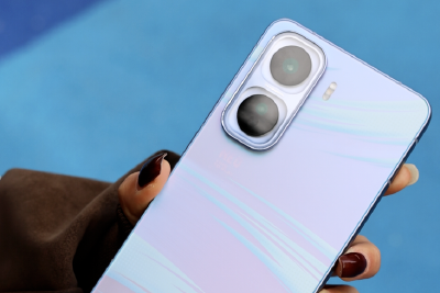 iQOO Neo11 快速上手：游戏性能稳 电池续航长