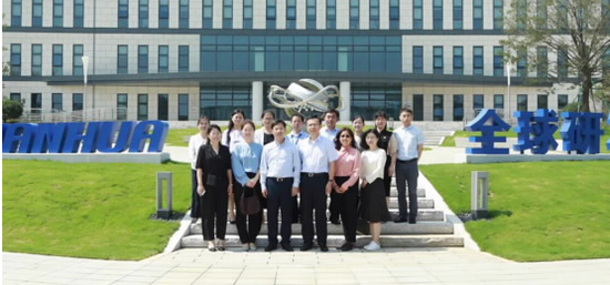 东方雨虹（ORIENTAL YUHONG）与万华化学开展合作研发交流活动