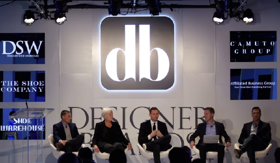 五名Designer Brands公司高管在专题计算会上展示公司的品牌焕新与全新愿景。