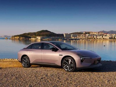 小鹏汽车-W高开近3% 预计明年一季度量产具备L4级能力的第二代VLA